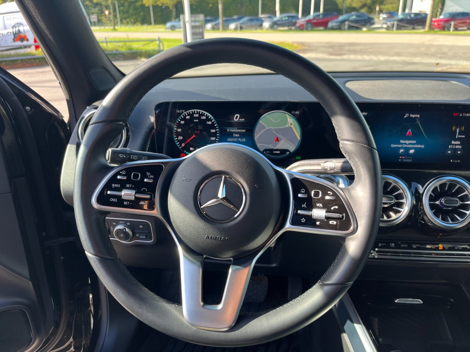 undefined Mercedes EQB300 fra 2023