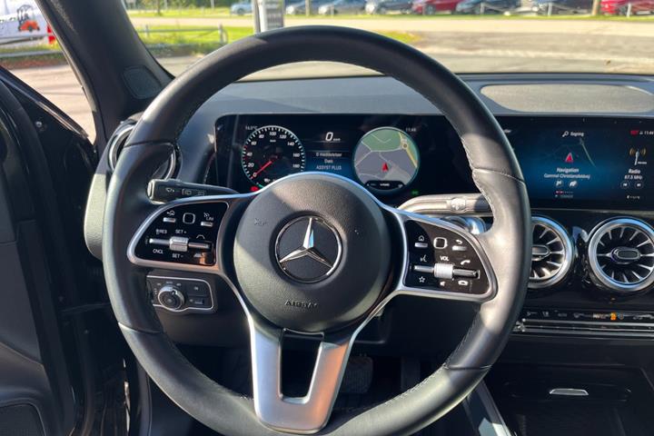 undefined Mercedes EQB300 fra 2023