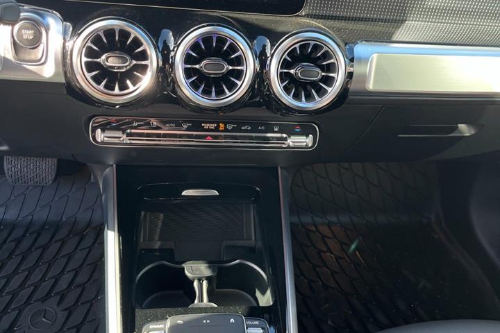 undefined Mercedes EQB300 fra 2023