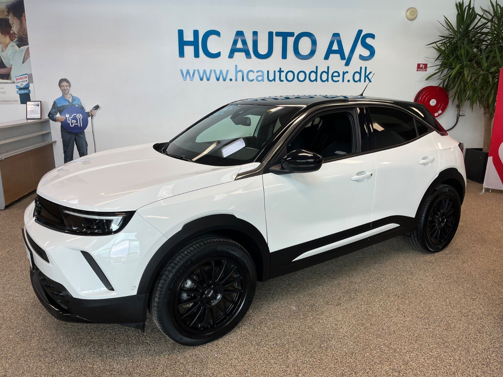Hvid Opel Mokka-e fra 2024