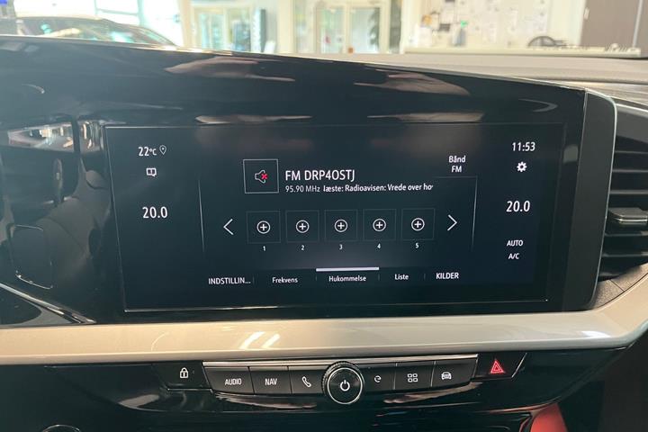 Hvid Opel Mokka-e fra 2024