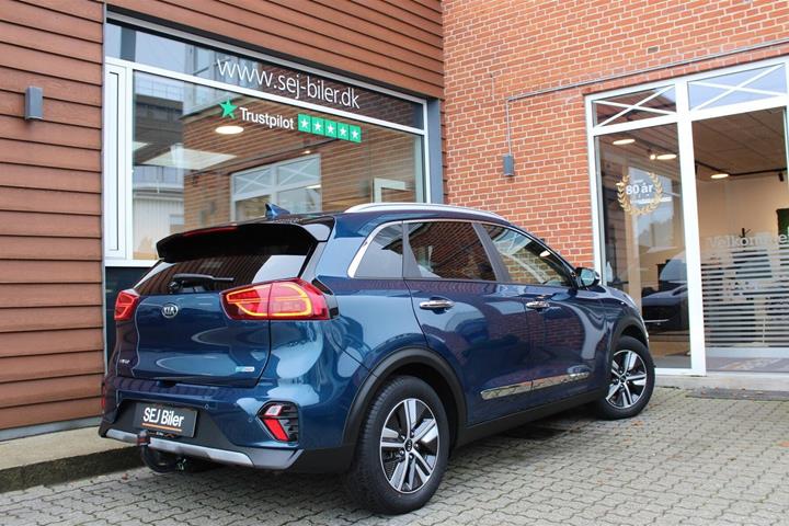 Blå Kia Niro fra 2020