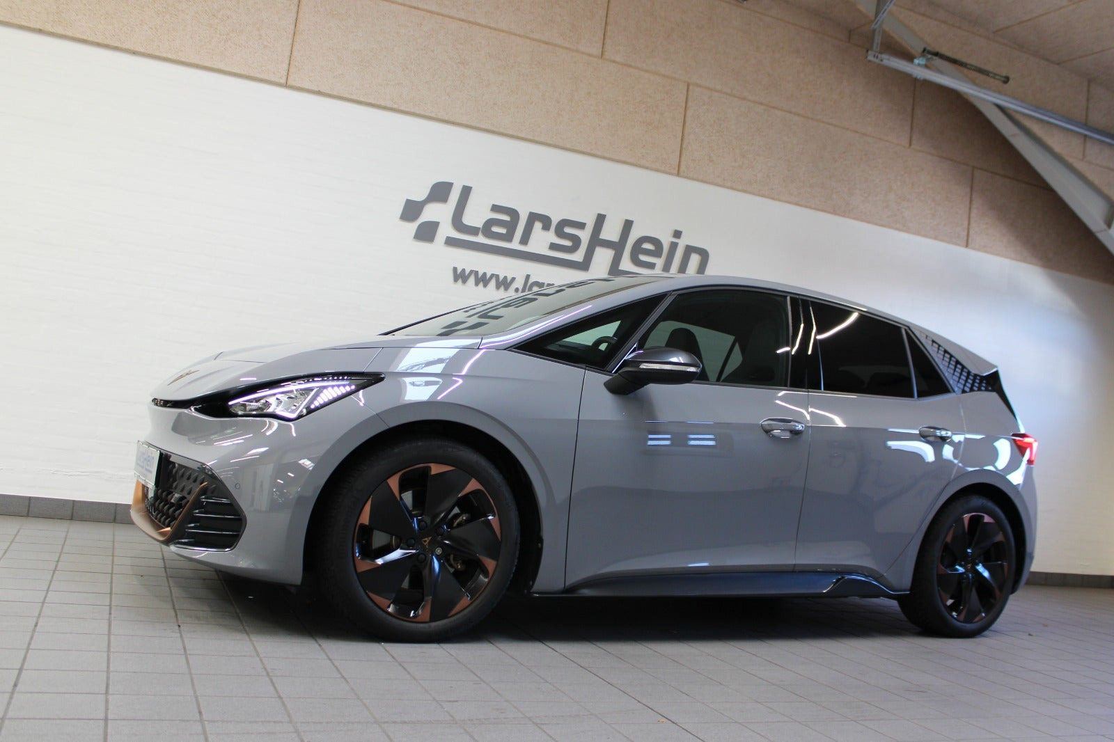 Grå Cupra Born fra 2025