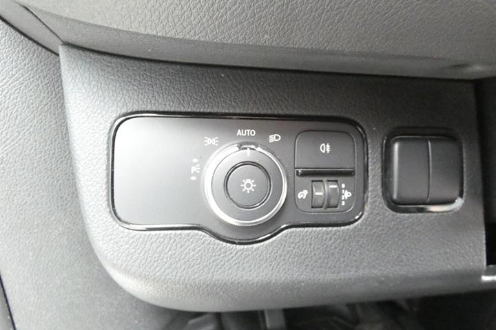 Hvid Mercedes Sprinter 316 fra 2020