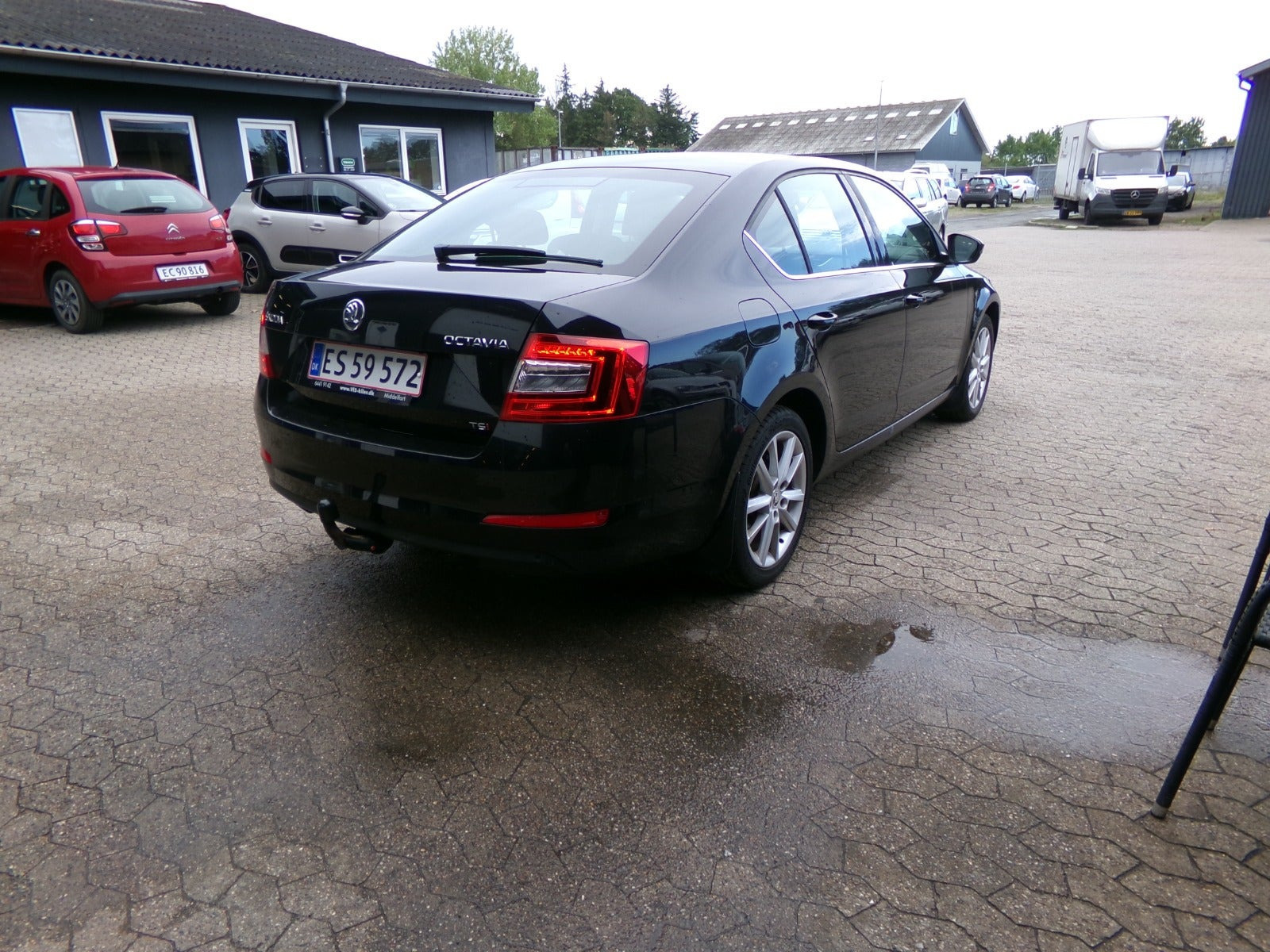 Sort Skoda Octavia fra 2014