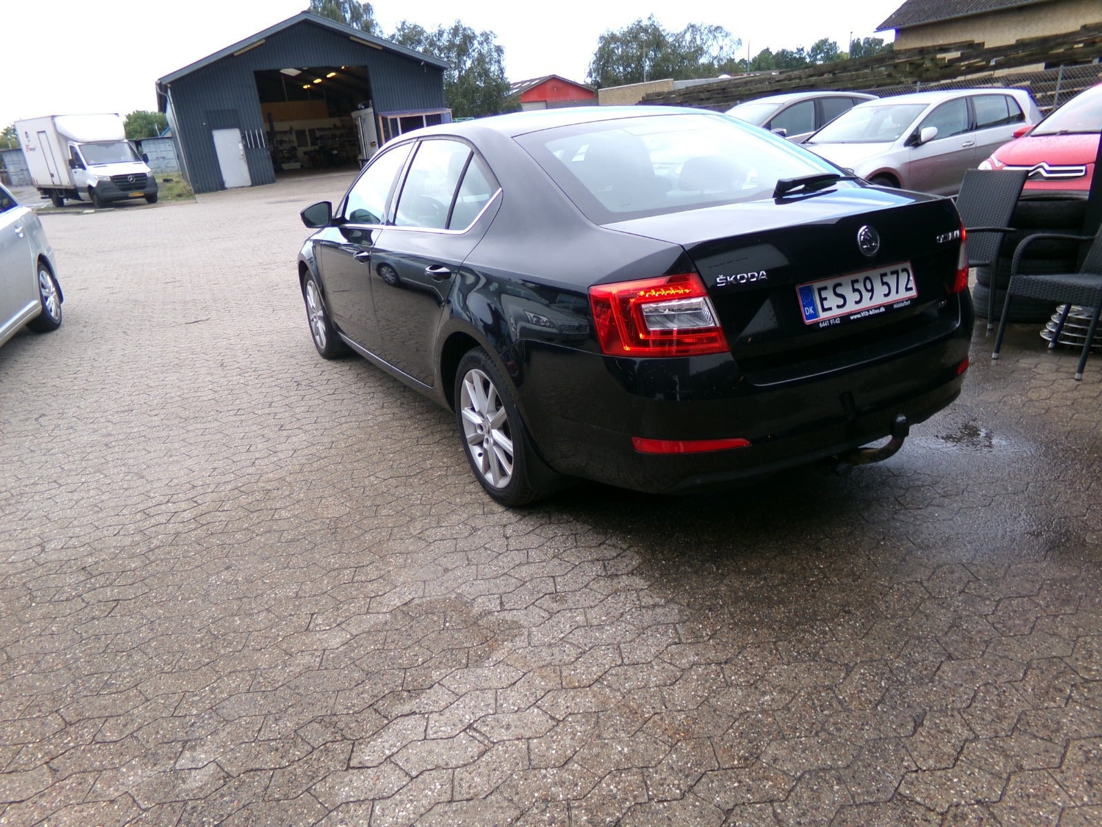 Sort Skoda Octavia fra 2014