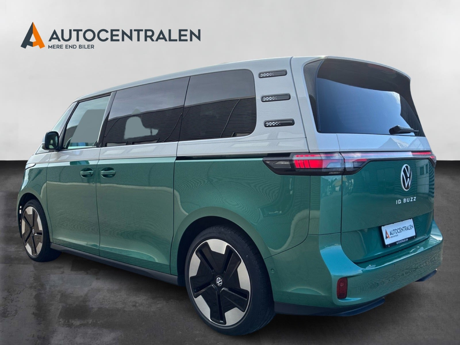 Grøn VW ID.Buzz fra 2024