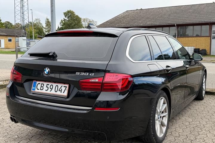 Sort BMW 530d fra 2015