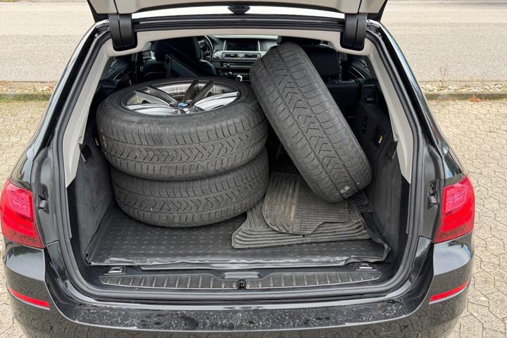 Sort BMW 530d fra 2015