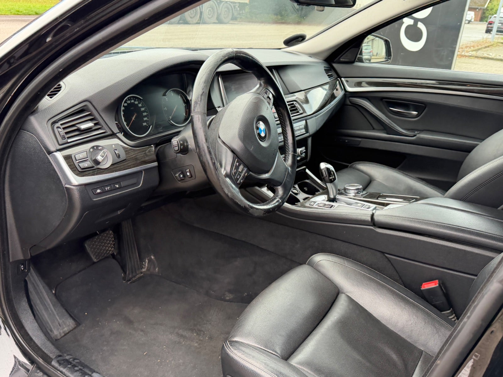 Sort BMW 530d fra 2015