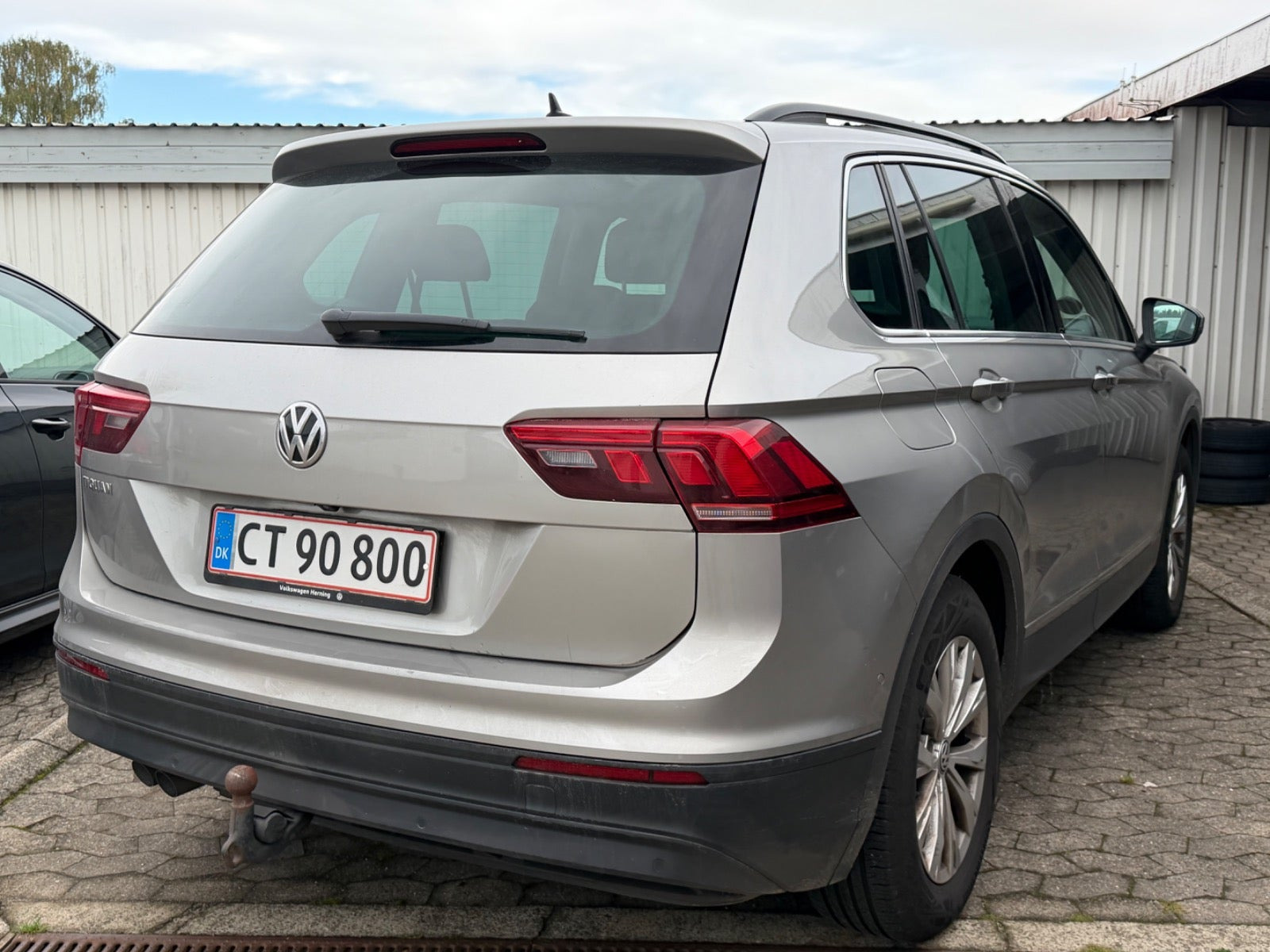 Grå VW Tiguan fra 2020