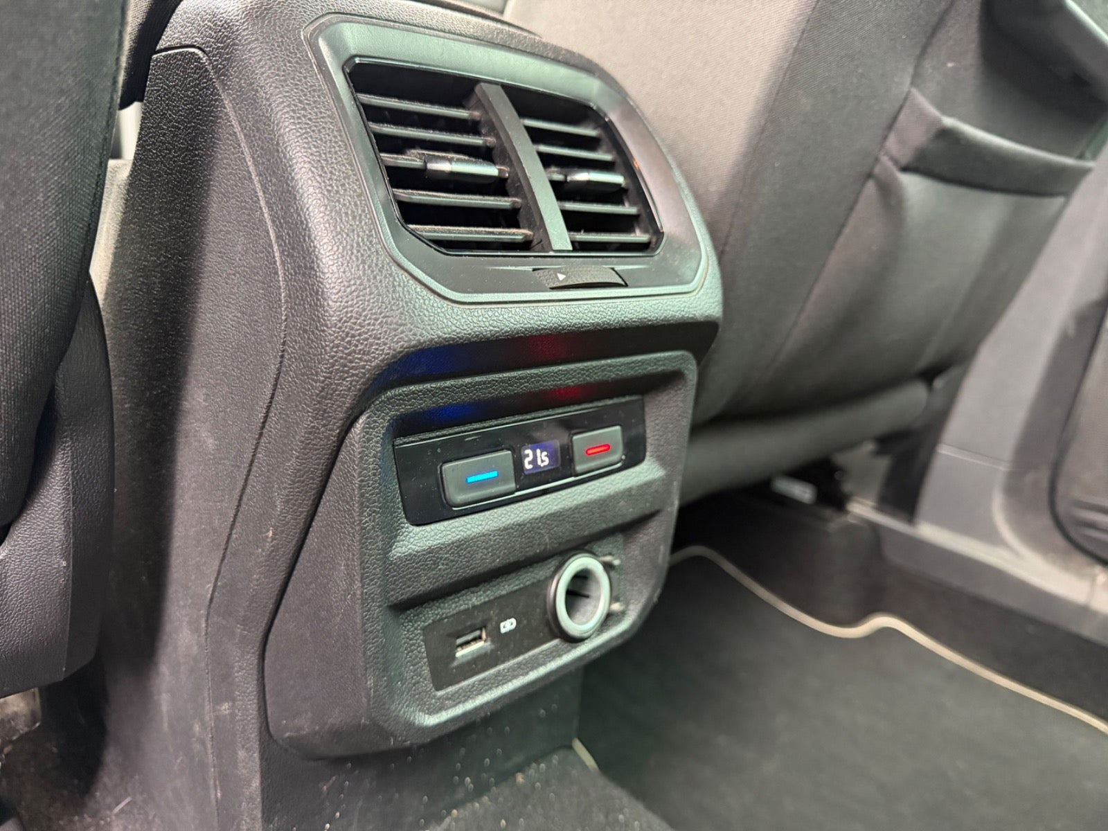 Grå VW Tiguan fra 2020