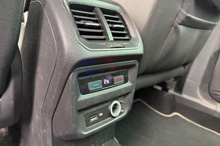 Grå VW Tiguan fra 2020