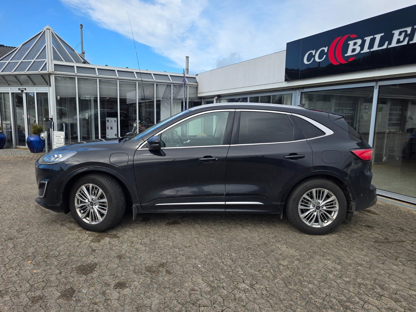 Sort Ford Kuga fra 2020