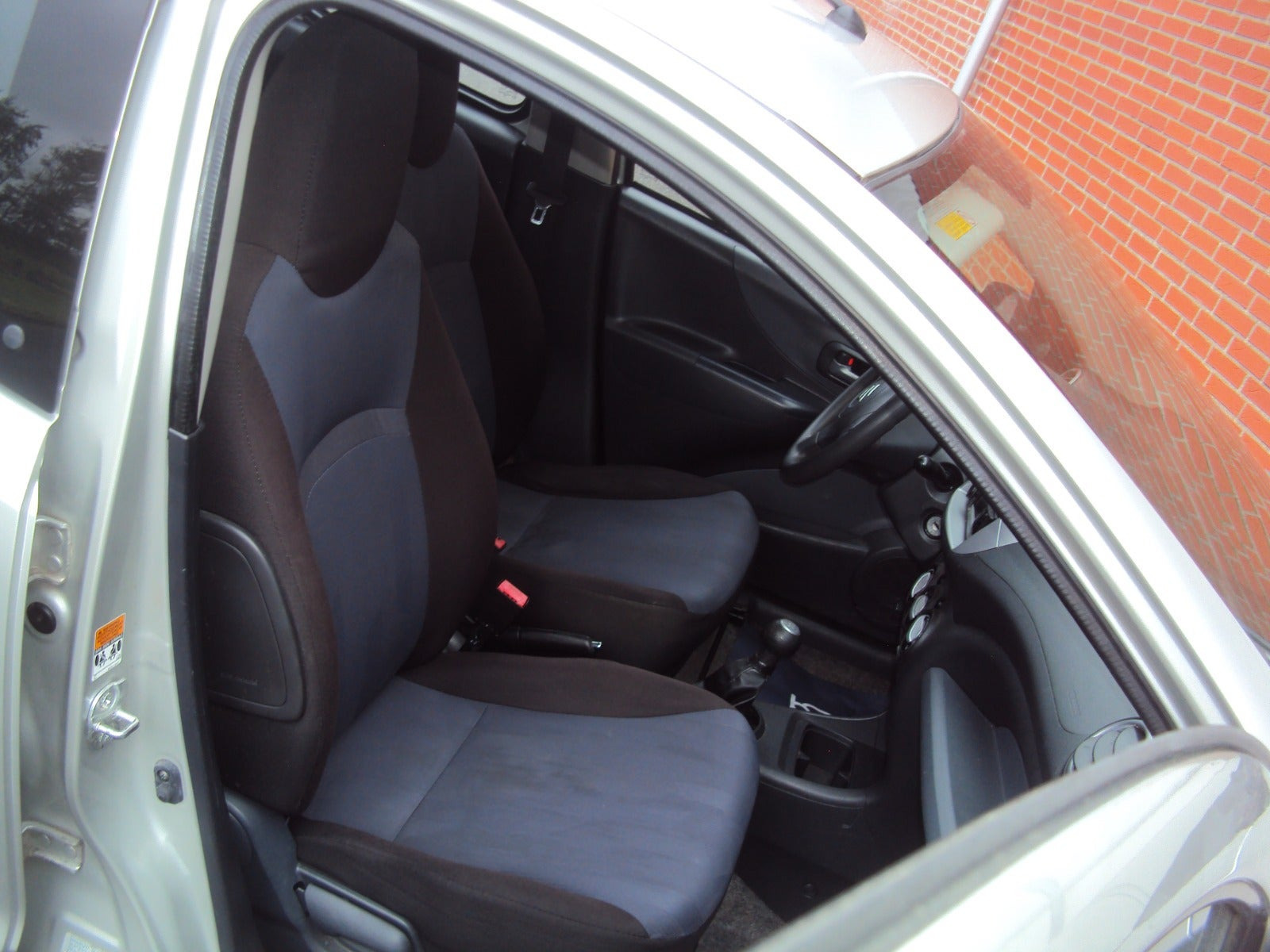 Sølv Suzuki Alto fra 2015