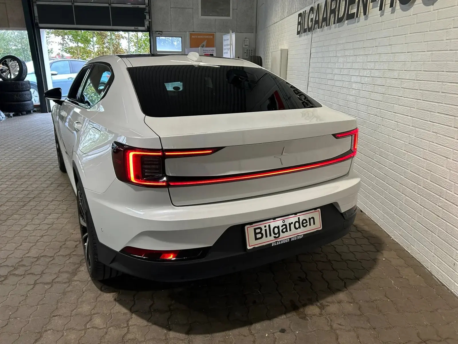 Hvid Polestar 2 fra 2020