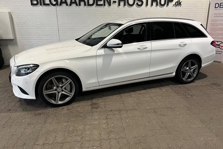 Hvid Mercedes C300 de fra 2020