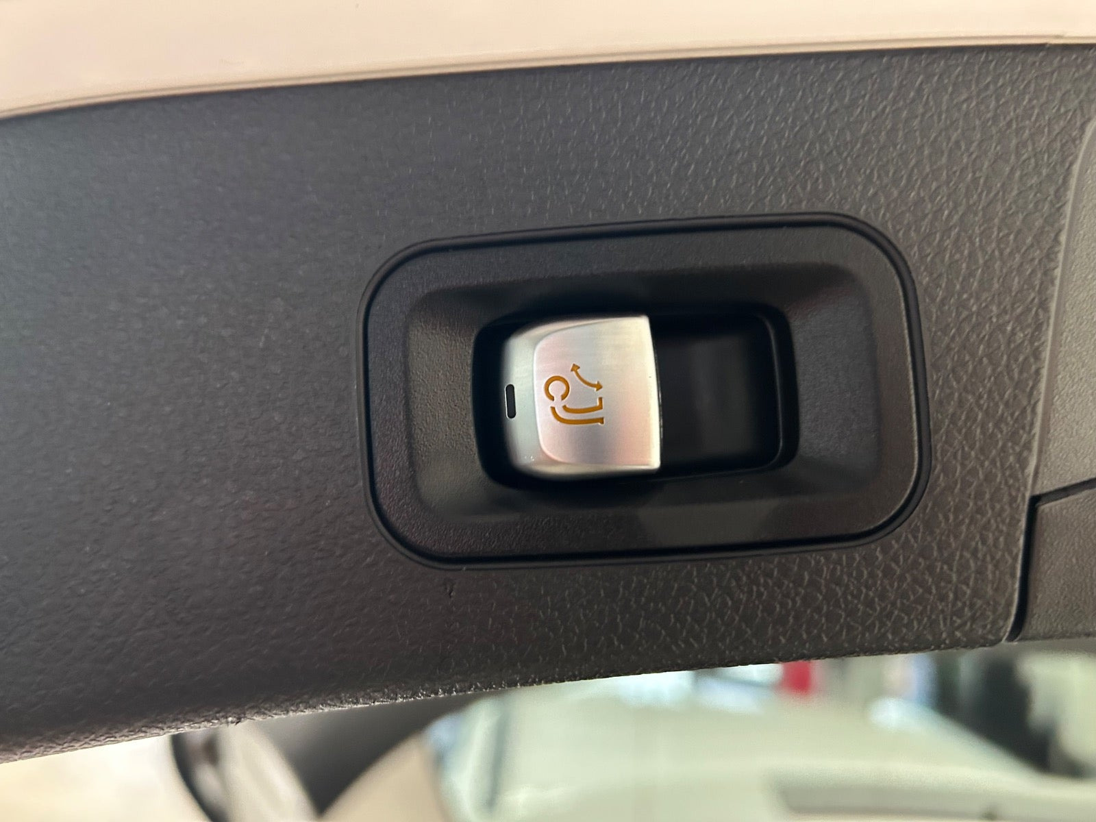 Hvid Mercedes C300 de fra 2020