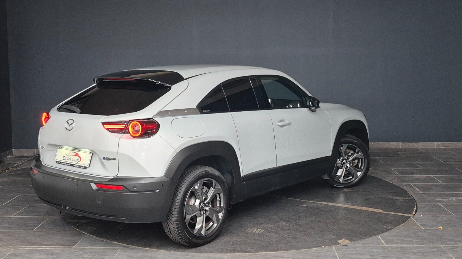 Grå Mazda MX-30 fra 2021