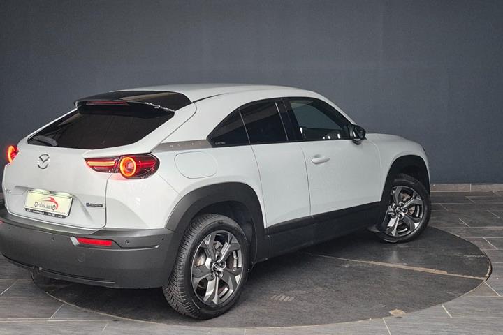 Grå Mazda MX-30 fra 2021