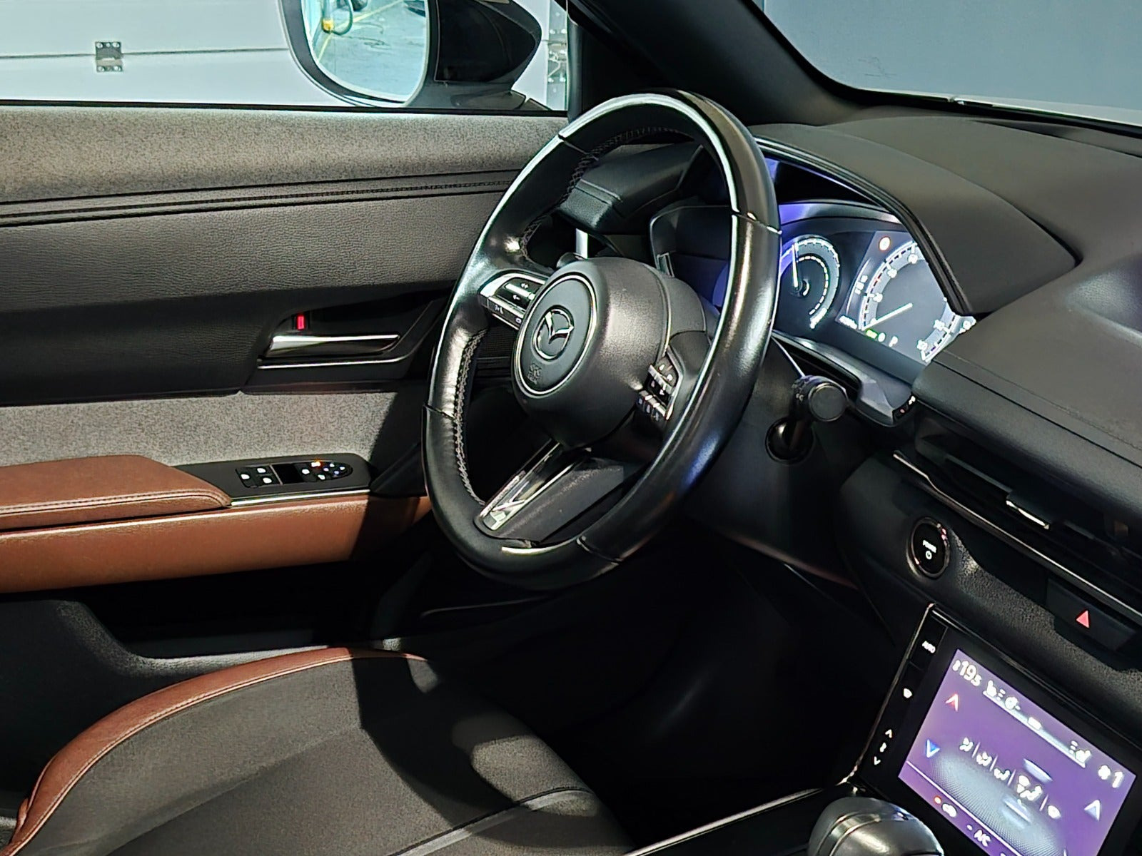 Grå Mazda MX-30 fra 2021