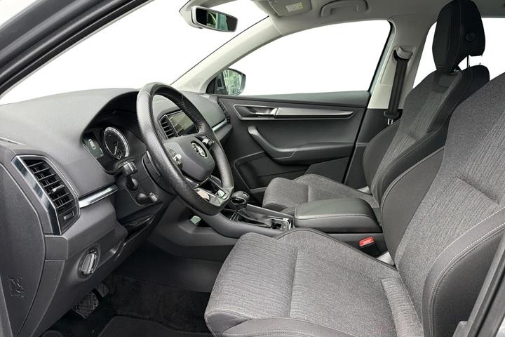 Grå Skoda Karoq fra 2020