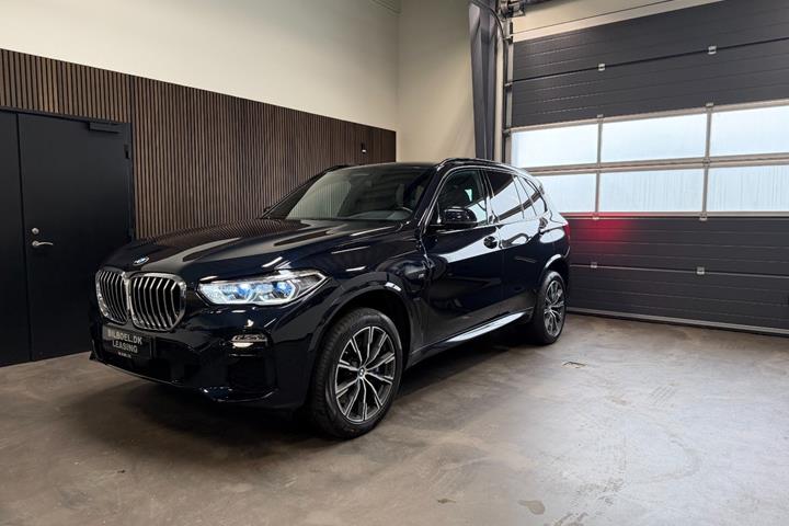 Sort BMW X5 fra 2020