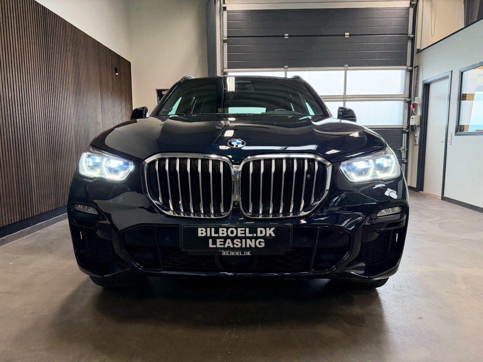 Sort BMW X5 fra 2020