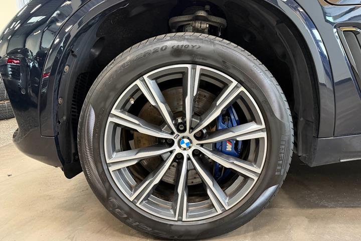 Sort BMW X5 fra 2020