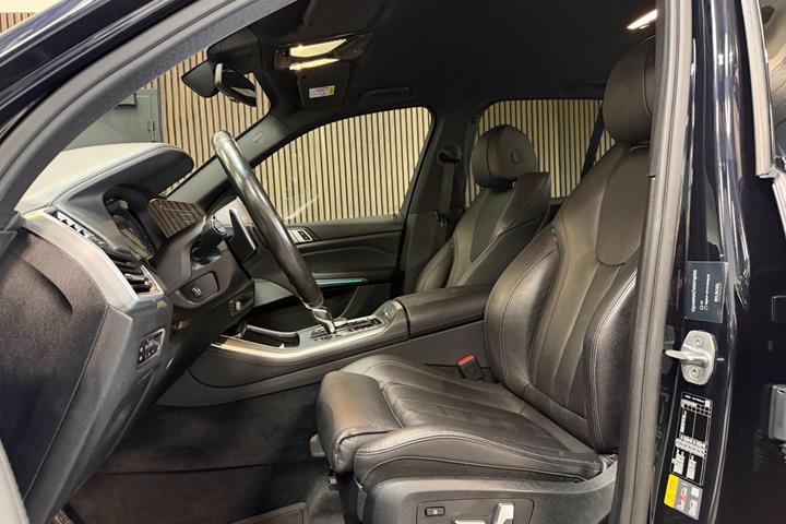 Sort BMW X5 fra 2020