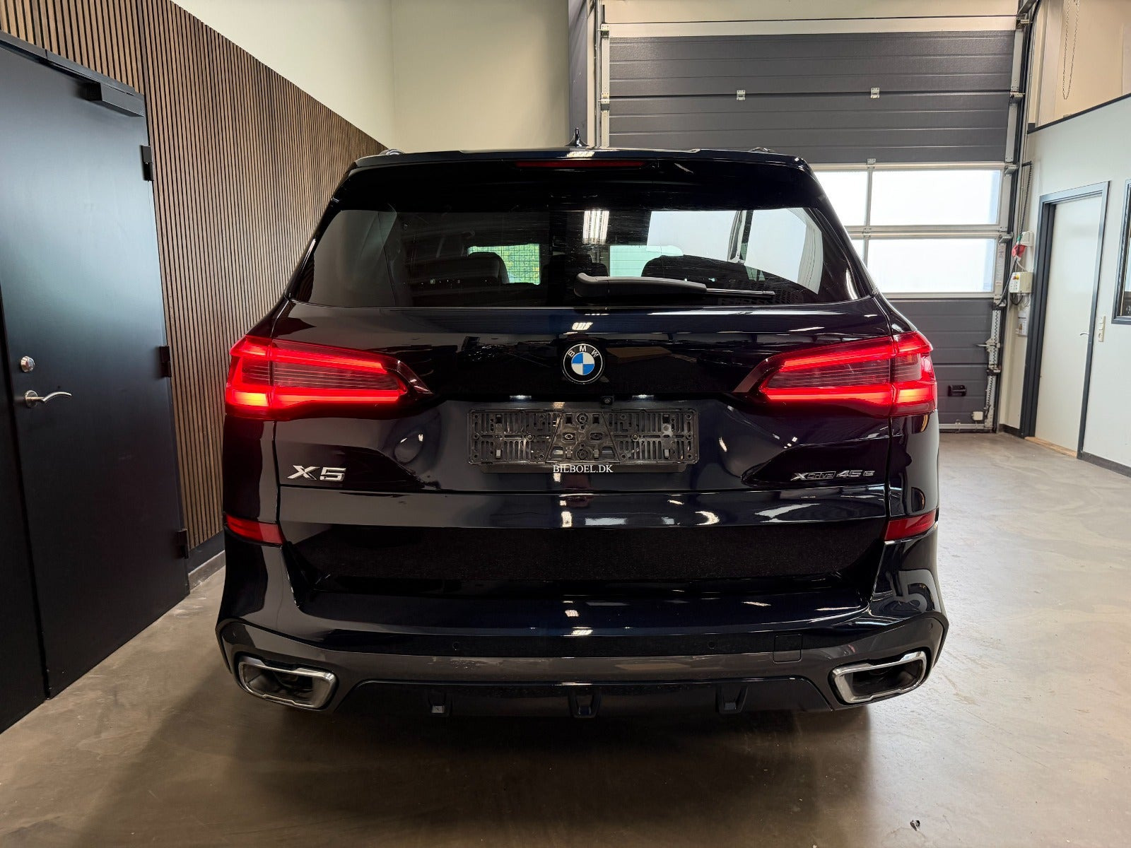 Sort BMW X5 fra 2020