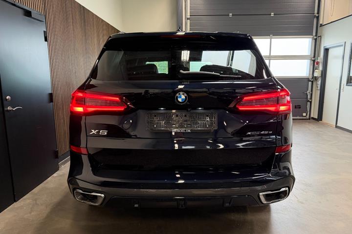Sort BMW X5 fra 2020
