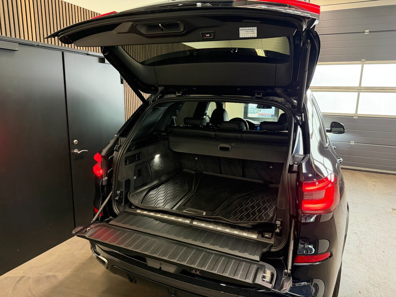 Sort BMW X5 fra 2020