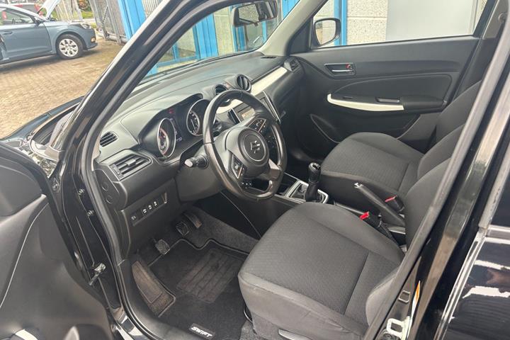 Sort Suzuki Swift fra 2020