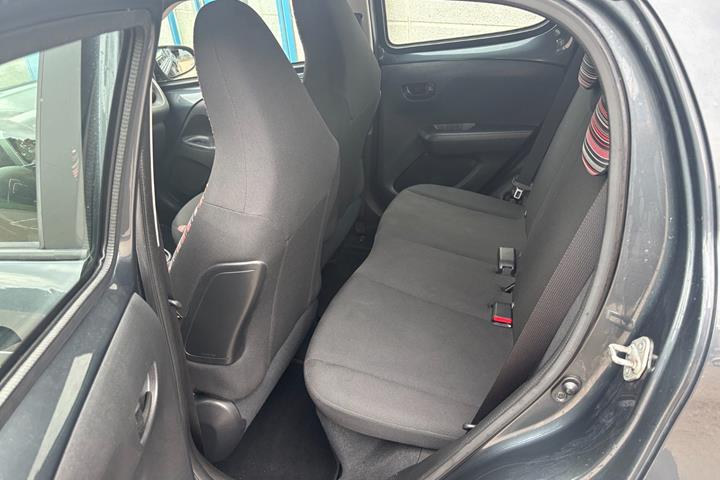 Grå Citroën C1 fra 2018