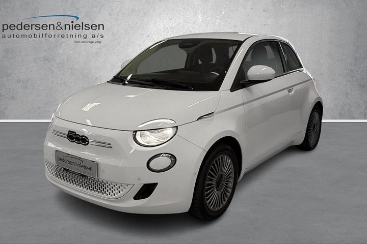 Hvid Fiat 500e fra 2023