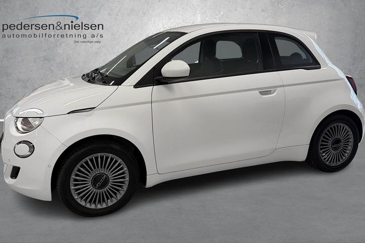 Hvid Fiat 500e fra 2023