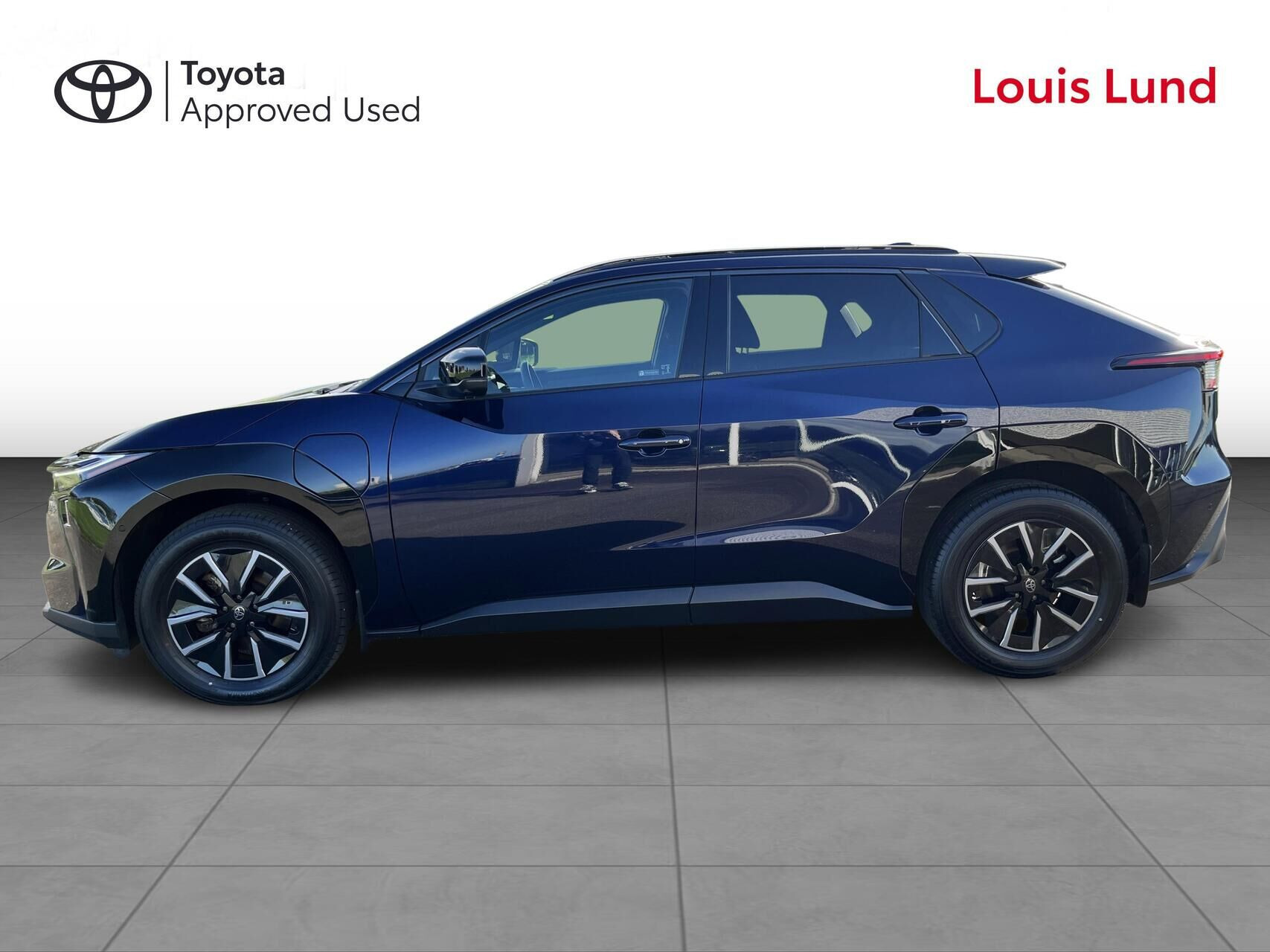 Blå Toyota BZ4X fra 2026