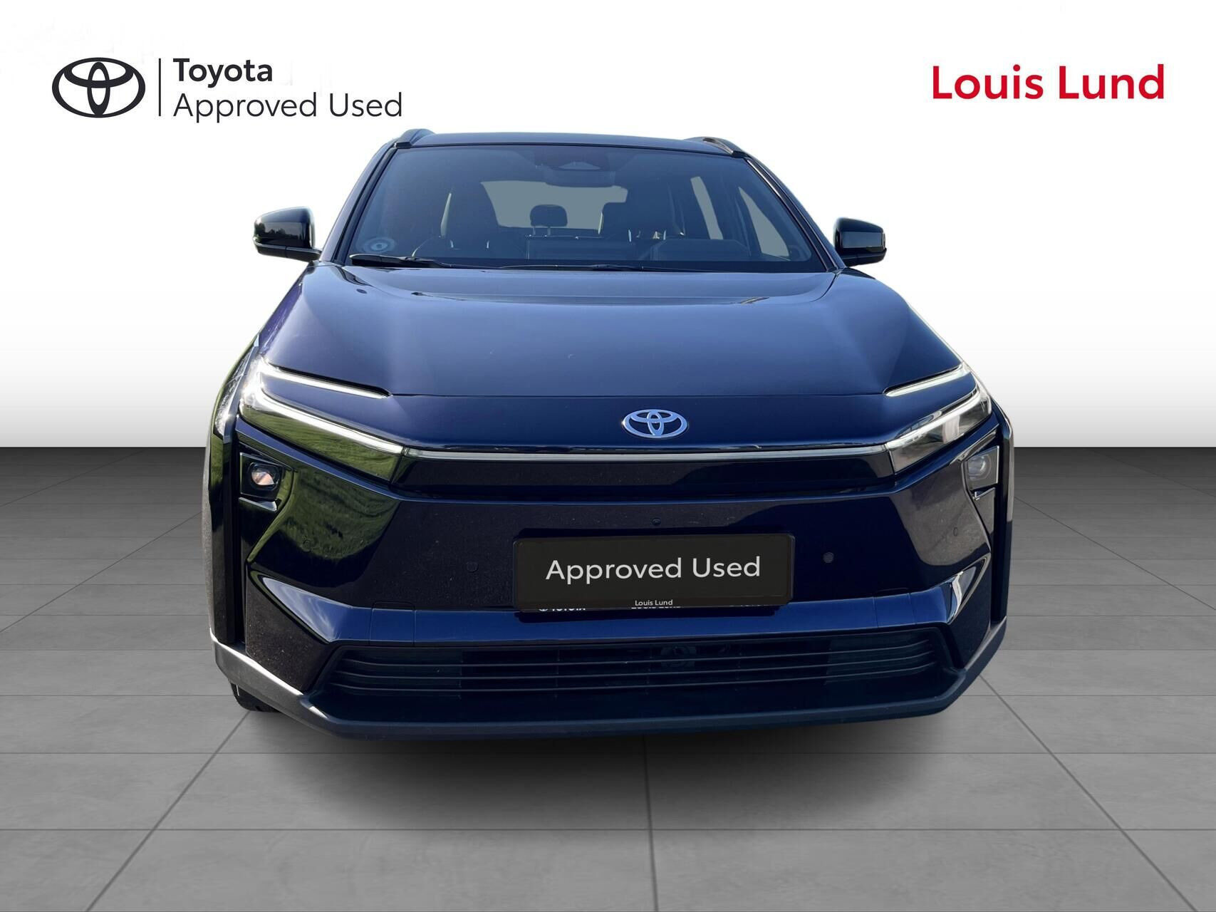 Blå Toyota BZ4X fra 2026