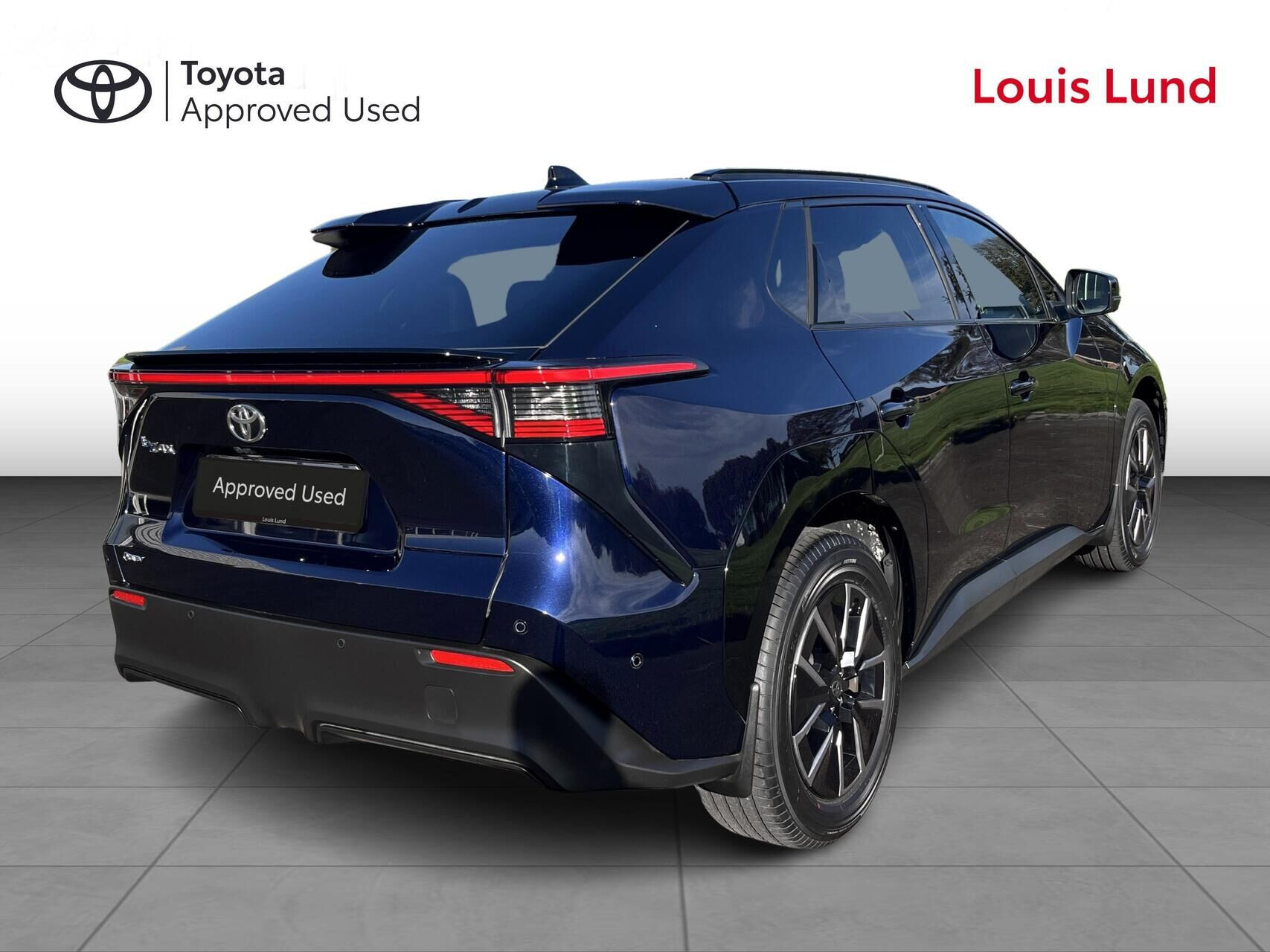 Blå Toyota BZ4X fra 2026