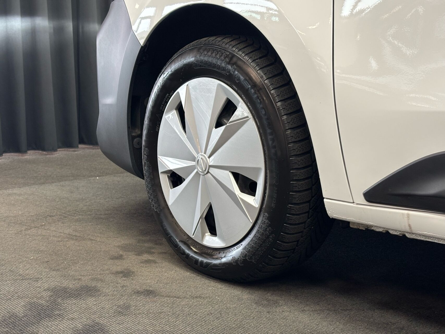 Hvid Nissan Townstar fra 2023
