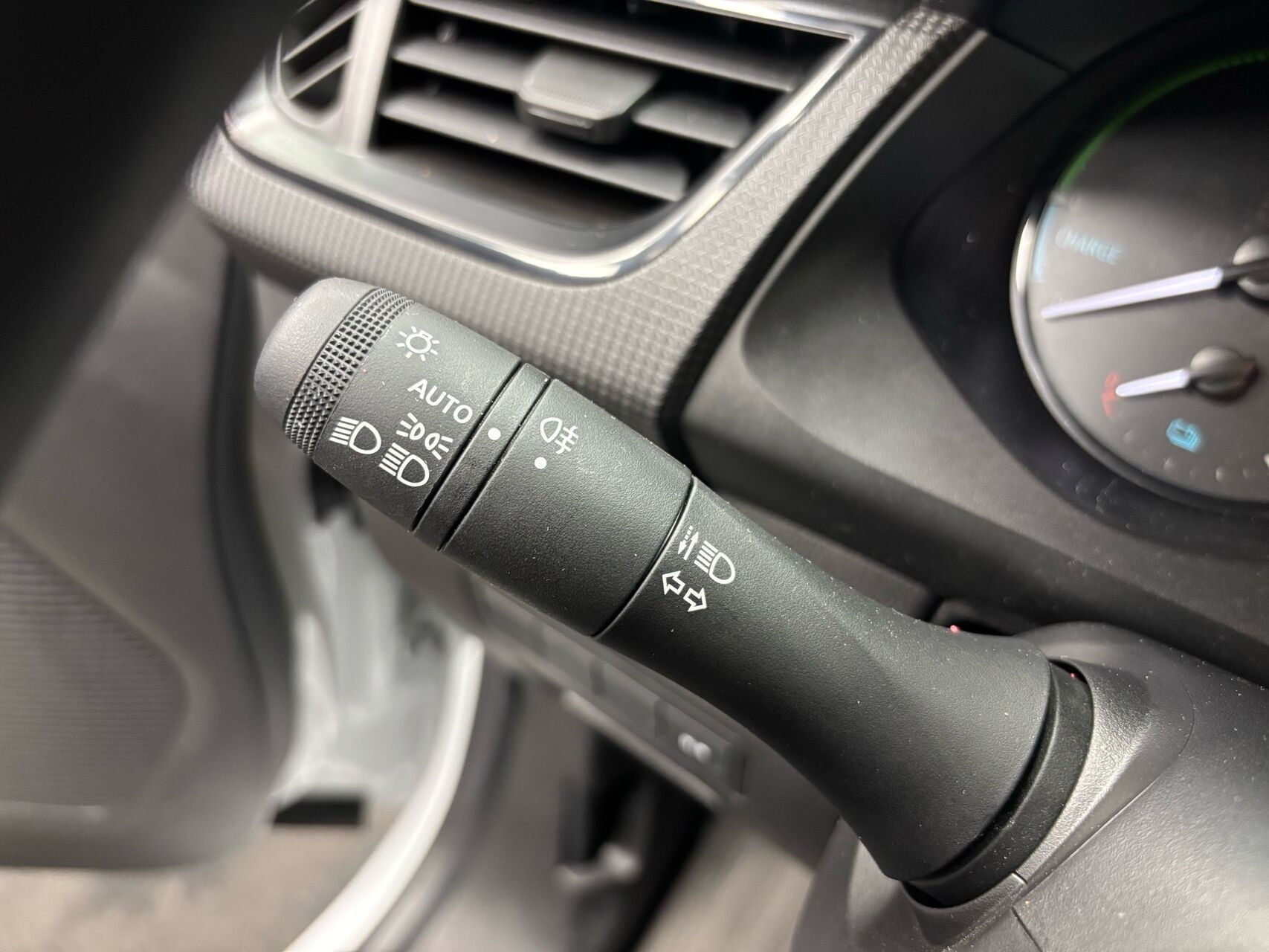 Hvid Nissan Townstar fra 2023