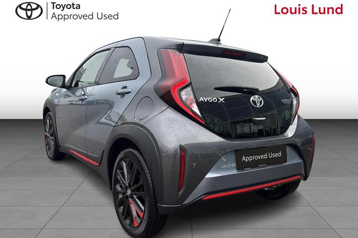 Grå Toyota Aygo X fra 2023