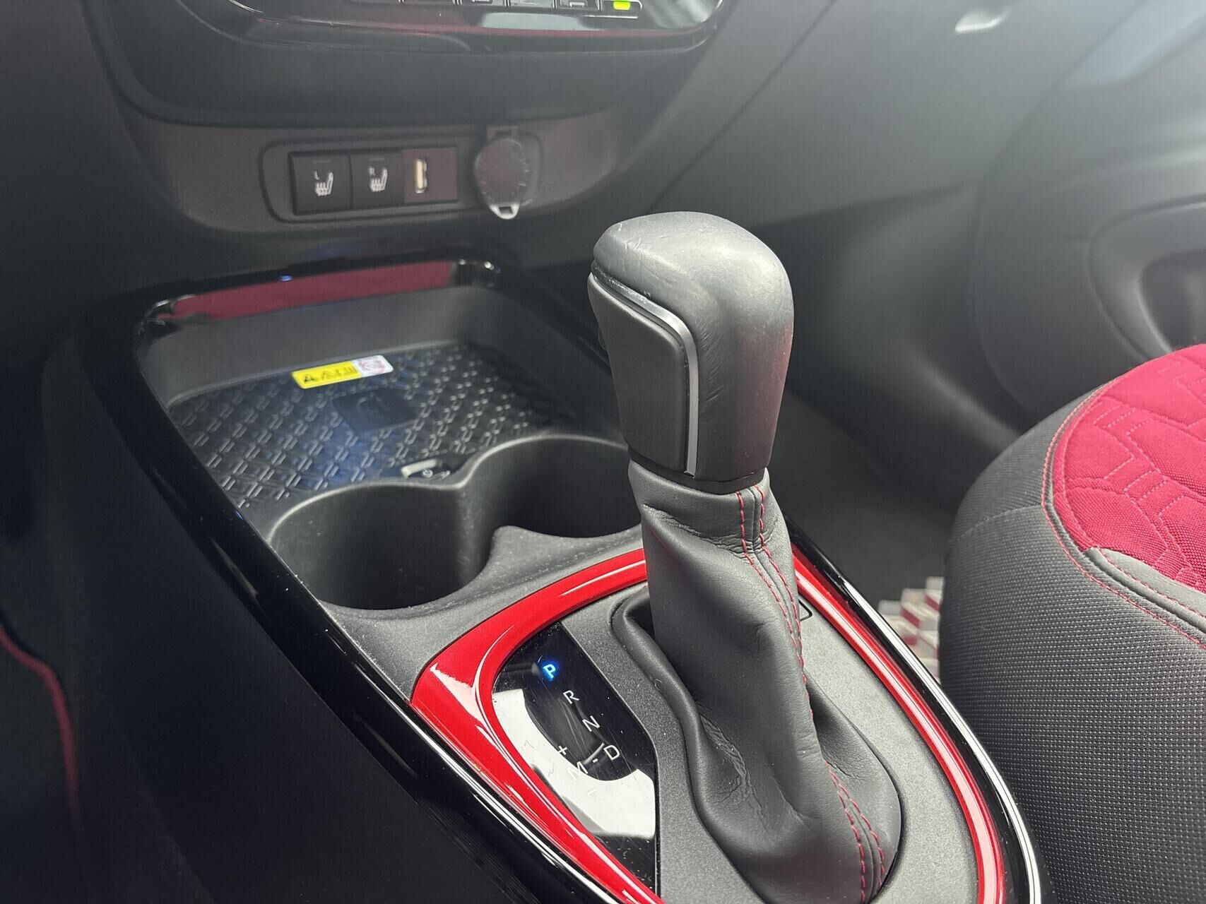 Grå Toyota Aygo X fra 2023