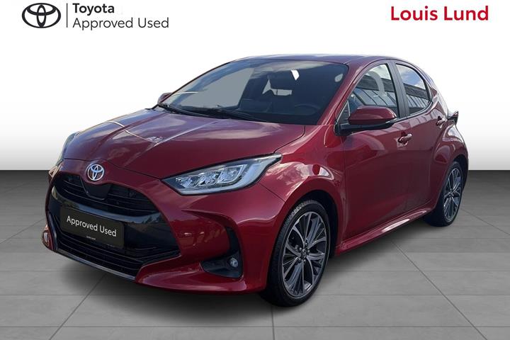 Rød Toyota Yaris fra 2024