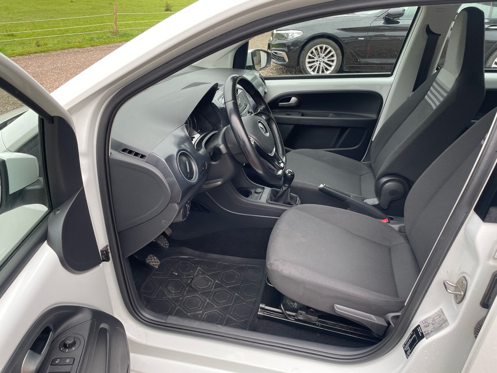 Hvid VW UP! fra 2020