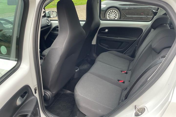 Hvid VW UP! fra 2020