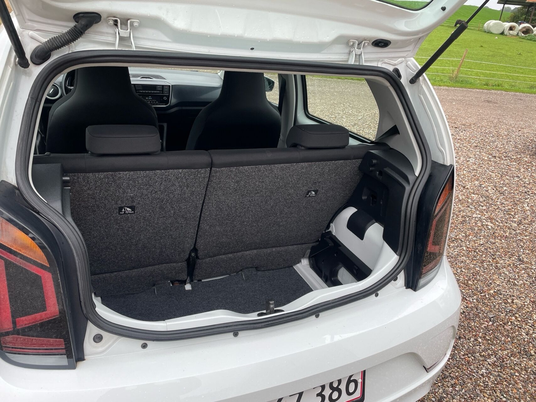Hvid VW UP! fra 2020