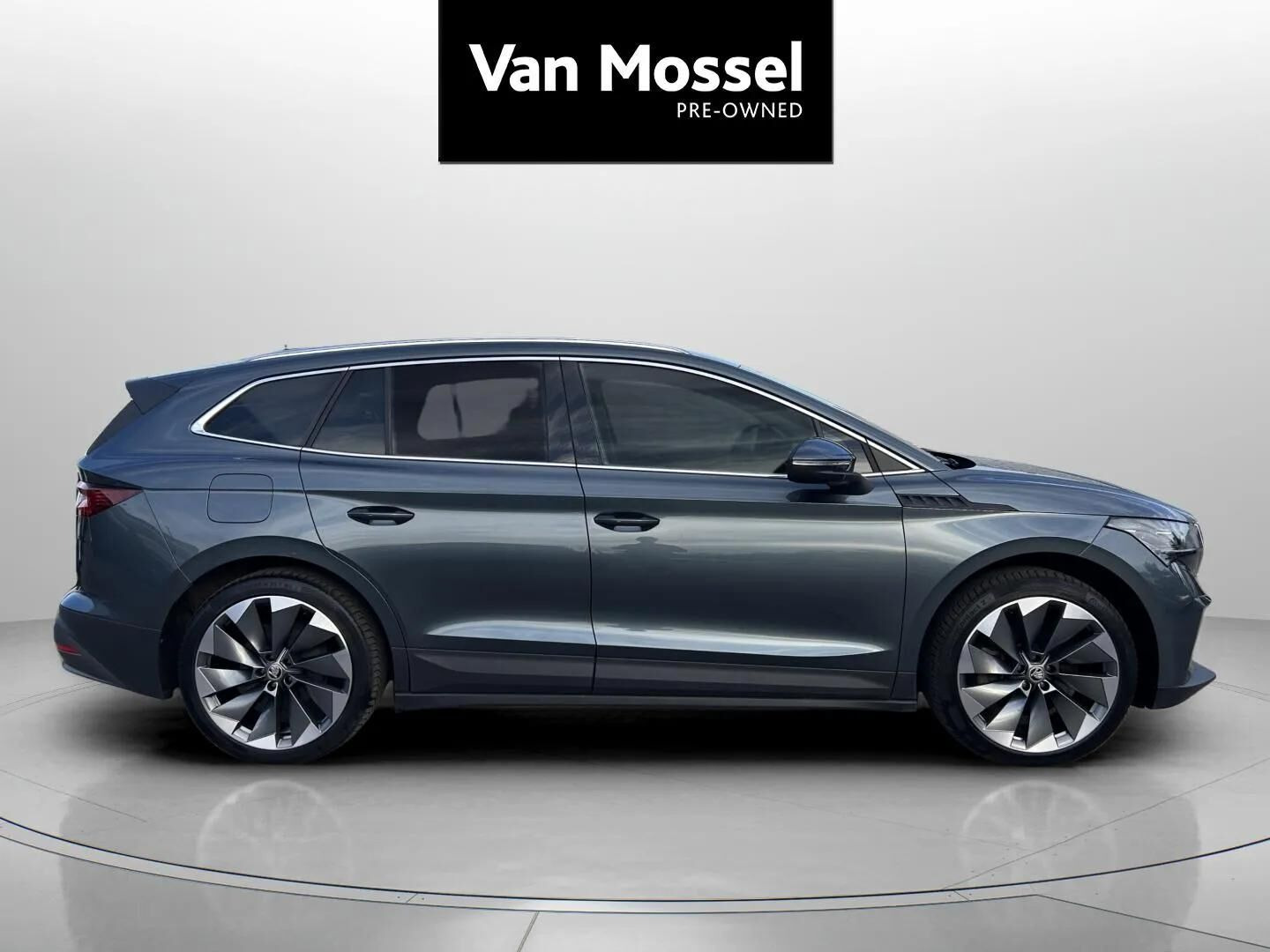 Grå Skoda Enyaq fra 2021