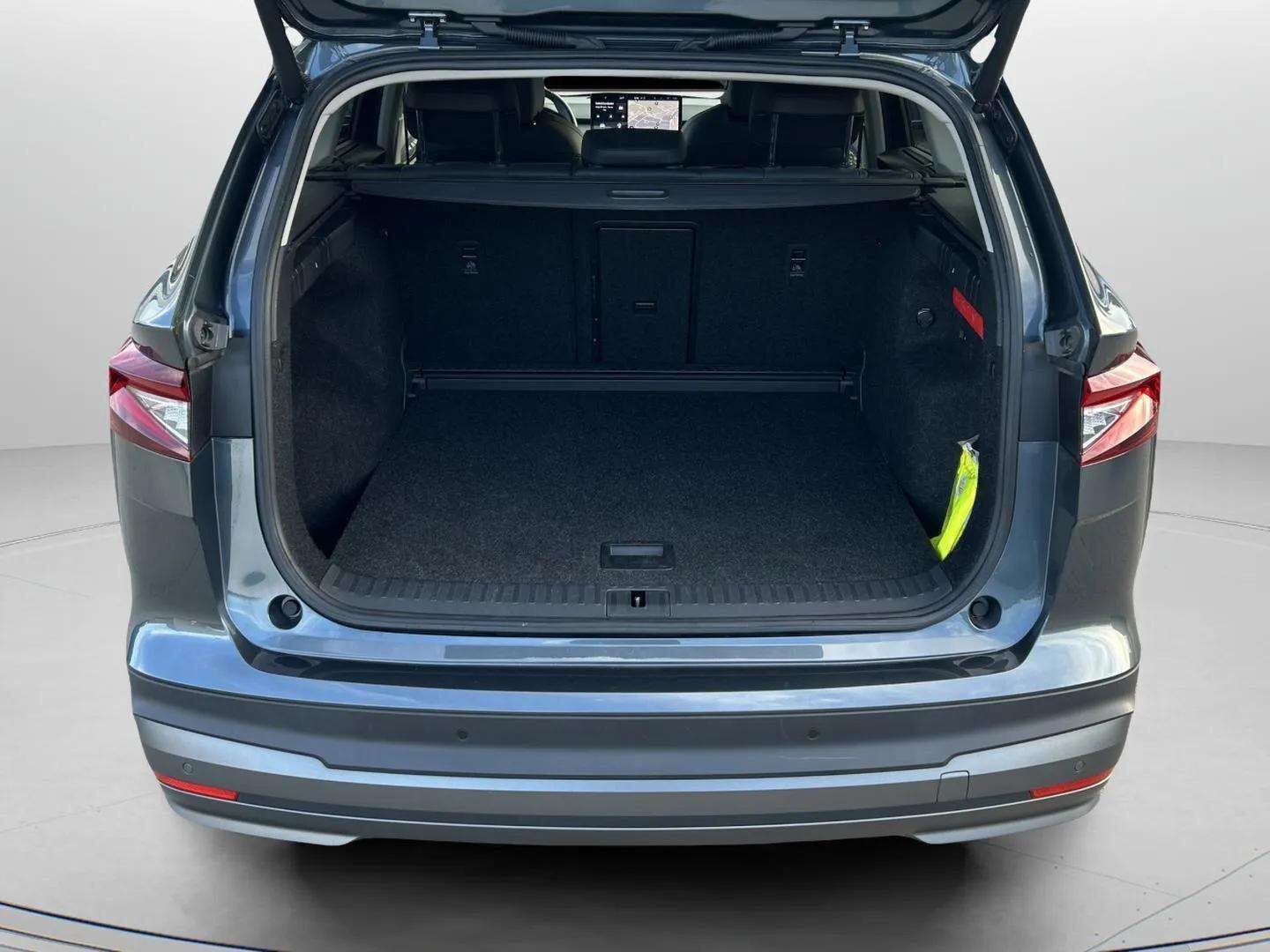 Grå Skoda Enyaq fra 2021